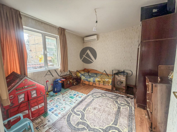 САНИРАН ЕТАЖ ОТ КЪЩА В БЛИЗОСТ ДО СТАРИЯ ГРАД !