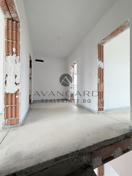 ДВУЕТАЖНА КЪЩА С ДВЕ ПАРКОМЕСТА ПРЕД АКТ 16