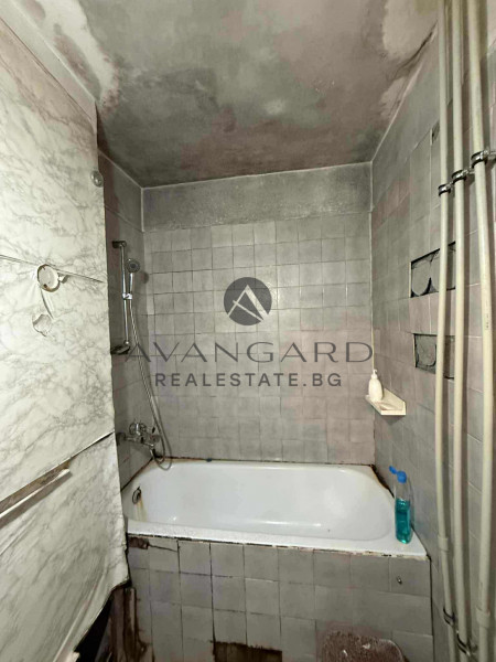 Тристаен РЕАЛНА КВАДРАТУРА ПОЩАТА