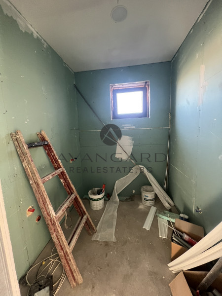 Самостоятелна двуетажна къща с акт 16 в Крумово