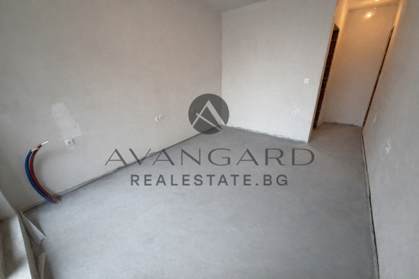 ИЗГОДНО! Тристаен с акт 16 Тракия