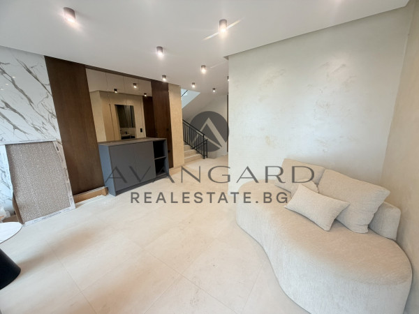 ЛУКСОЗЕН ДВУСТАЕН / ГРЕБНА БАЗА