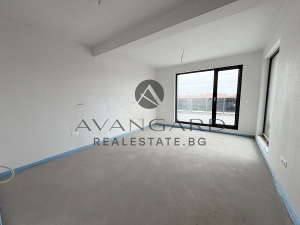 ДВУЕТАЖНА КЪЩА С ДВОЕН ГАРАЖ  ПРЕД АКТ 16