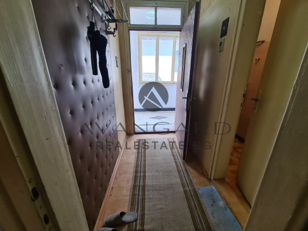 Floor of a House with yard and garage / Smirnenski