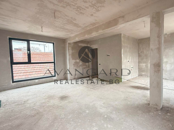 КЪЩА С ДВОР И ГАРАЖ! БЕЛОМОРСКИ