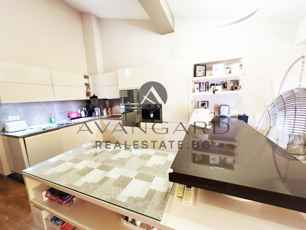 Обширен ТРИСТАЕН ПАНАИРА