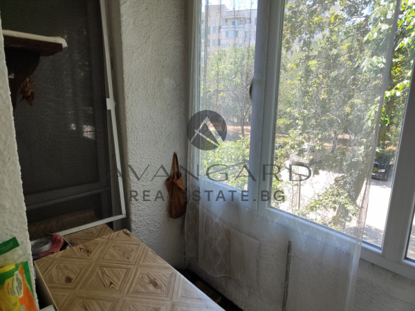 Spacious two -bedroom / real square footage / youth hill