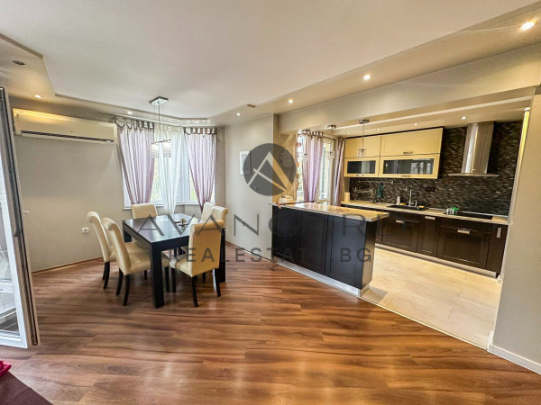 ТРИСТАЕН ОБЗАВЕДЕН С ВЪЗМОЖНОСТ ЗА ЗАКУПУВАНЕ НА ГАРАЖ/ У-ЩЕ Д. ТАЛЕВ