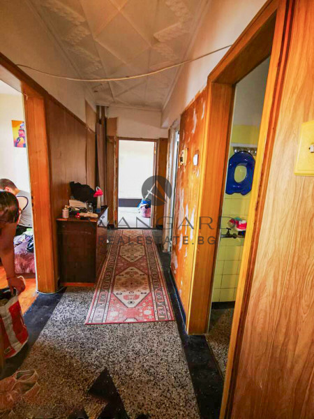 Тристаен с четири отделни стаи/ Кючук Париж