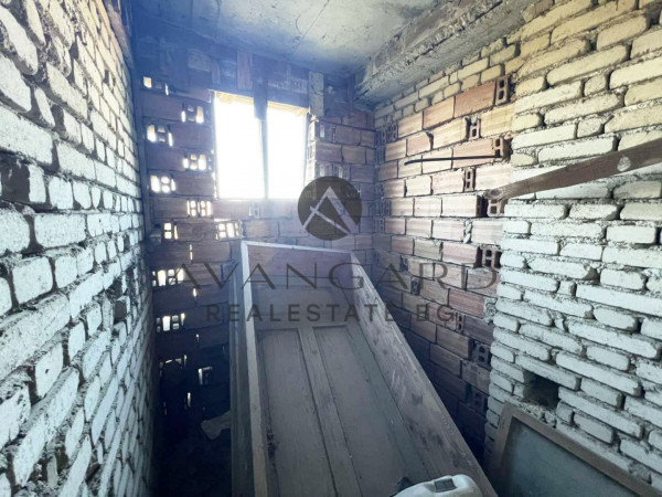 DETACHED HOUSE WITH YARD / Skutare village