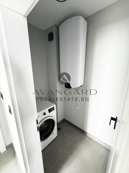 ТРИСТАЕН ДИЗАЙНЕРСКИ С ДВОЕН ГАРАЖ В ОСТРОМИЛА!!!