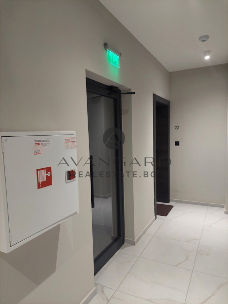 ДВУСТАЕН ОБЗАВЕДЕН АПАРТАМЕНТ С ПАРКОМЯСТО!