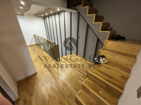 ДВУЕТАЖНА КЪЩА В ОСТРОМИЛА !!!