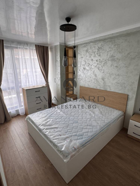 Тристаен обзаведен / Кършияка