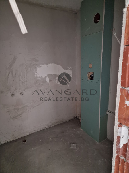 One bedroom apartment with 30 sq.m. Hall and 27 sq. M. VERANDA/ Ostromila