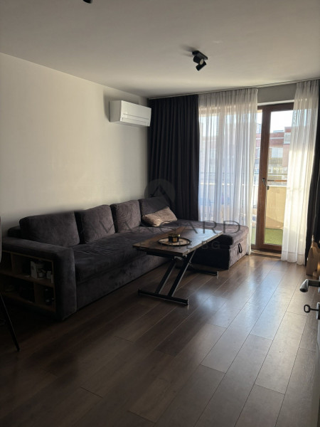 TWO-ROOM FURNISHED / HUNGRY FIELD