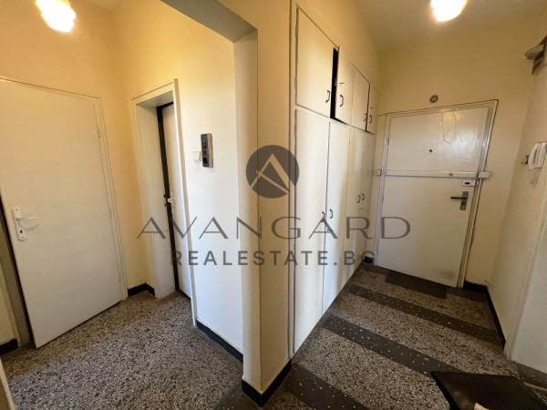 САНИРАН ТРИСТАЕН ДО ПЪЛМЕД !