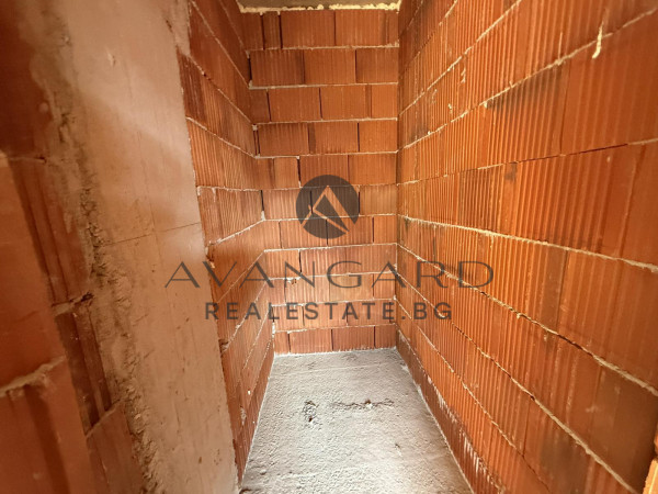 ТРИСТАЕН С ДВЕ ПАРКОМЕСТА В ЦЕНАТА