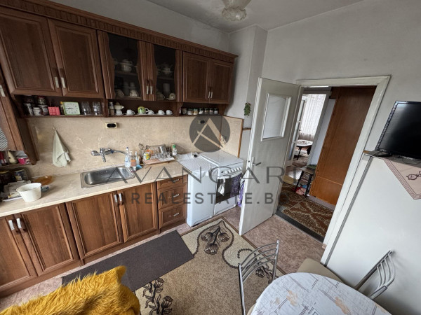 ТРИСТАЕН РЕАЛНА КВАДРАТУРА  !!! КЮЧУК ПАРИЖ !!!