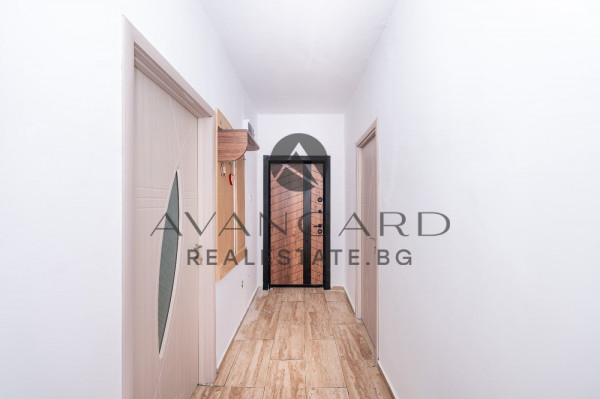 Двустаен м-н Слънчеви лъчи