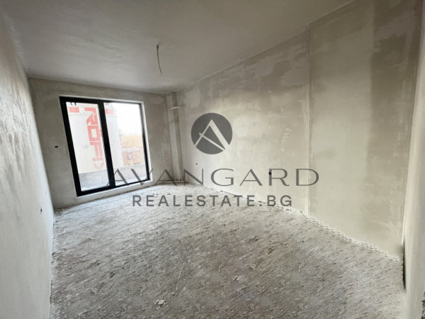 ПРОСТОРЕН ТРИСТАЕН С АКТ 14 !