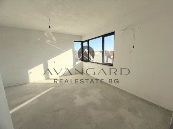 САМОСТОЯТЕЛНА КЪЩА В ЗЛАТИТРАП С АКТ 16