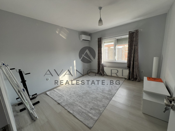 FULLY FURNISHED HOUSE WITH GARAGE IN MOMINO VILLAGE