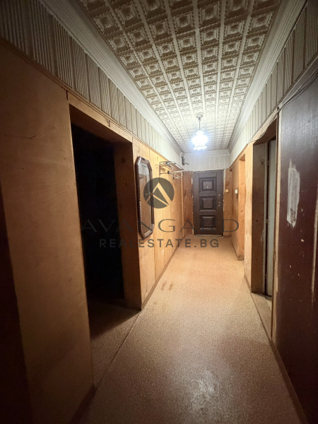 ТРИСТАЕН АПАРТАМЕНТ! ИЗГРЕВ!