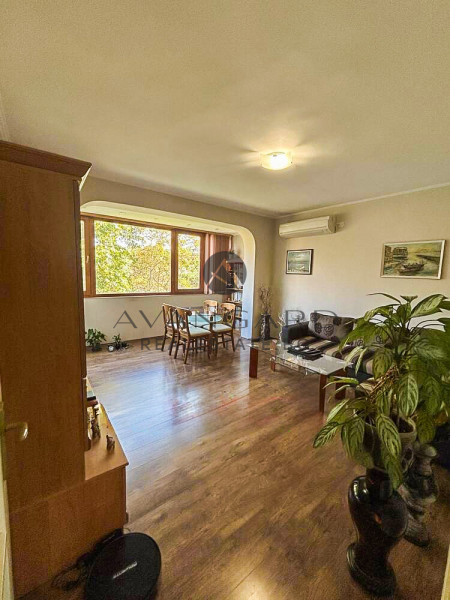 Саниран тристаен апартамент / Младежки хълм