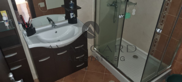 ДВУСТАЕН ОБЗАВЕДЕН С ГАРАЖ! ПАМПОРОВО!