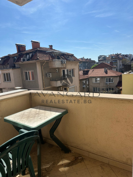 One-bedroom apartment next to Kamenitsa Park