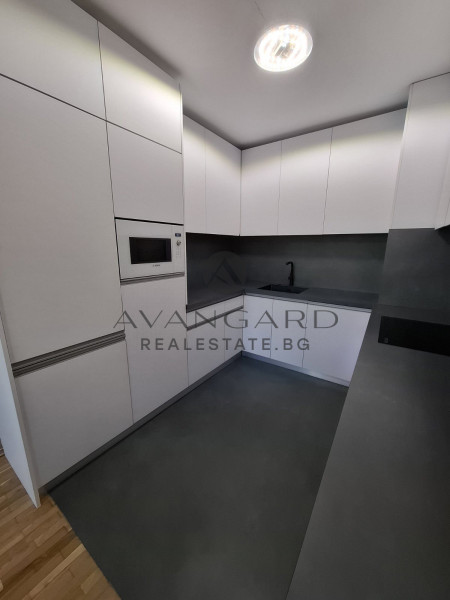 ЛУКСОЗЕН ЧЕТИРИСТАЕН С ВЪЗМОЖНОСТ ЗА ГАРАЖ !