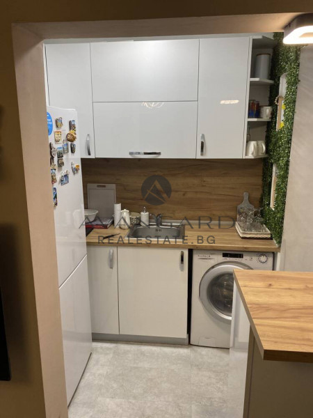 ДВУСТАЕН ОБЗАВЕДЕН! МАРАША!