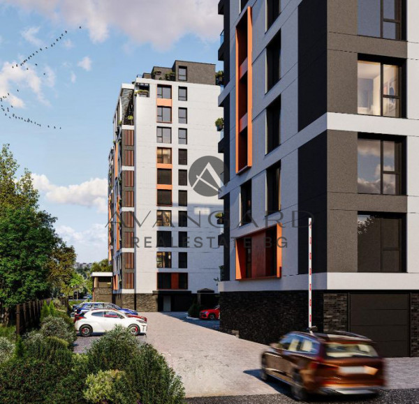 Three -bedroom in a luxury building / Mall Plaza