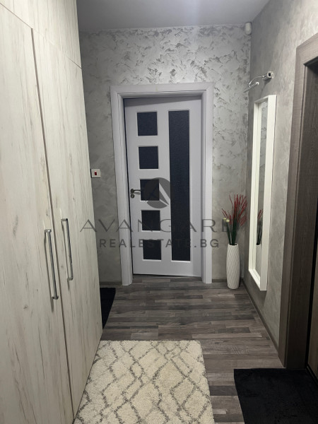 Обзаведен двустаен гимн. Васил Коларов