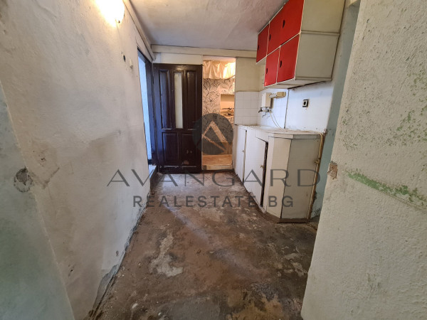 Floor of a House with yard and garage / Smirnenski