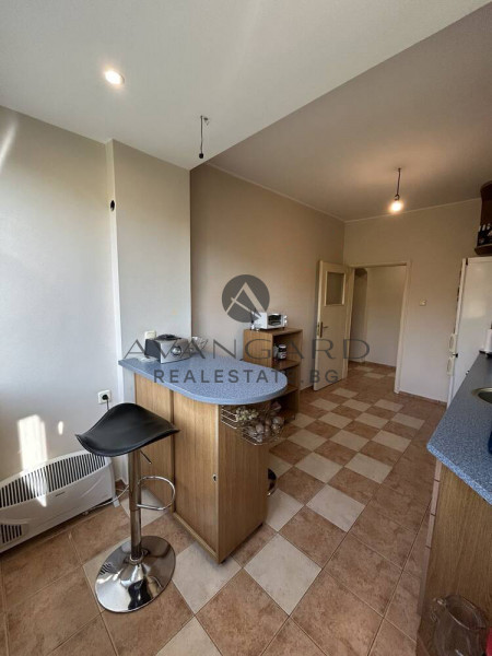 Саниран тристаен апартамент / Младежки хълм