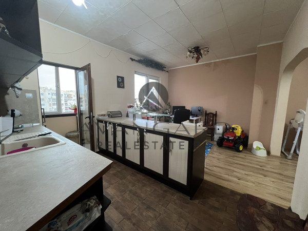 Two bedroom apartment up to 60-class!