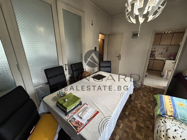 Two -bedroom apartment Saturday market
