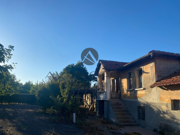 House with 931 sq.m. yard / Yagodovo