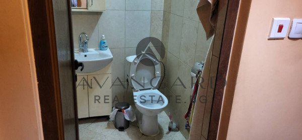 ТРИСТАЕН С ГАРАЖ ВОДНАТА ПАЛАТА