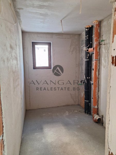 Spacious one -bedroom + parking space