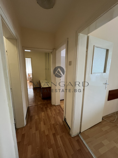 Exclusive !! One bedroom with three separate rooms!