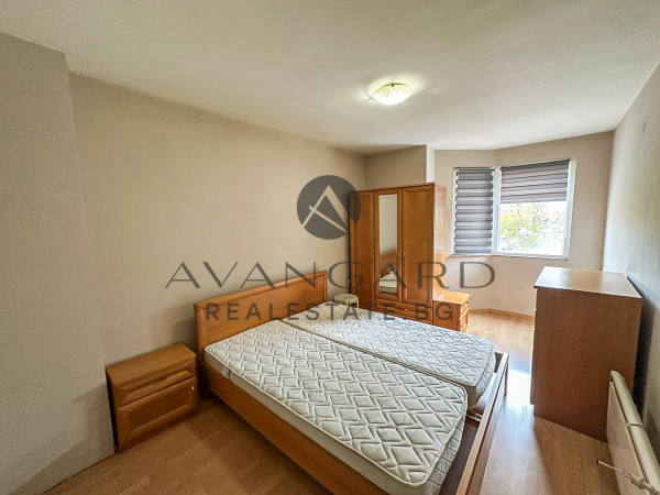 ДВУСТАЕН АПАРТАМЕНТ /  У-ЩЕ Д. ТАЛЕВ