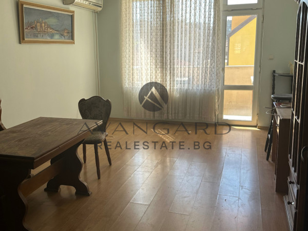 One-bedroom apartment next to Kamenitsa Park