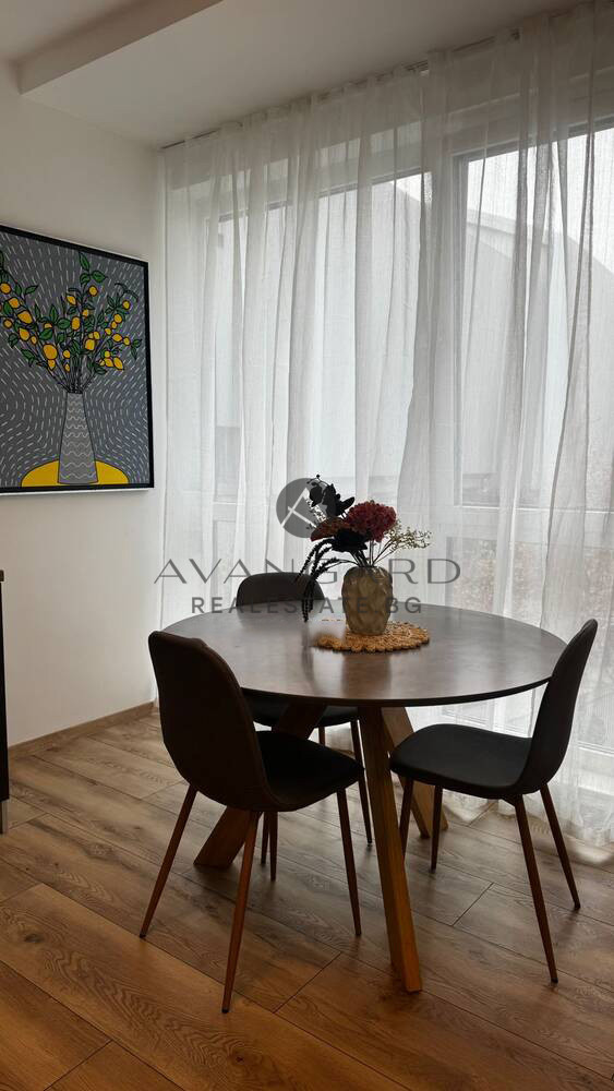 ДВУСТАЕН ОБЗАВЕДЕН / МОЛ ПЛОВДИВ