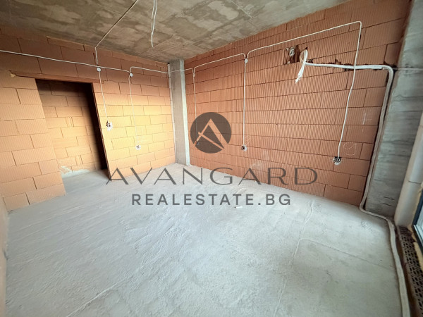 Spacious three-room apartment with act 14!