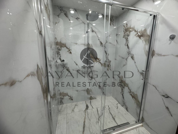 Стилно обзаведен тристаен / Мараша