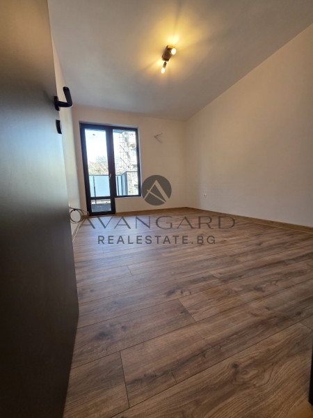 ТРИСТАЕН/ГЕРДЖИКА/ОБЗАВЕДЕН ДО КЛЮЧ