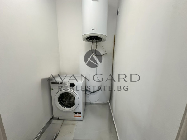 Spacious furnished one -bedroom / new building / south exposure